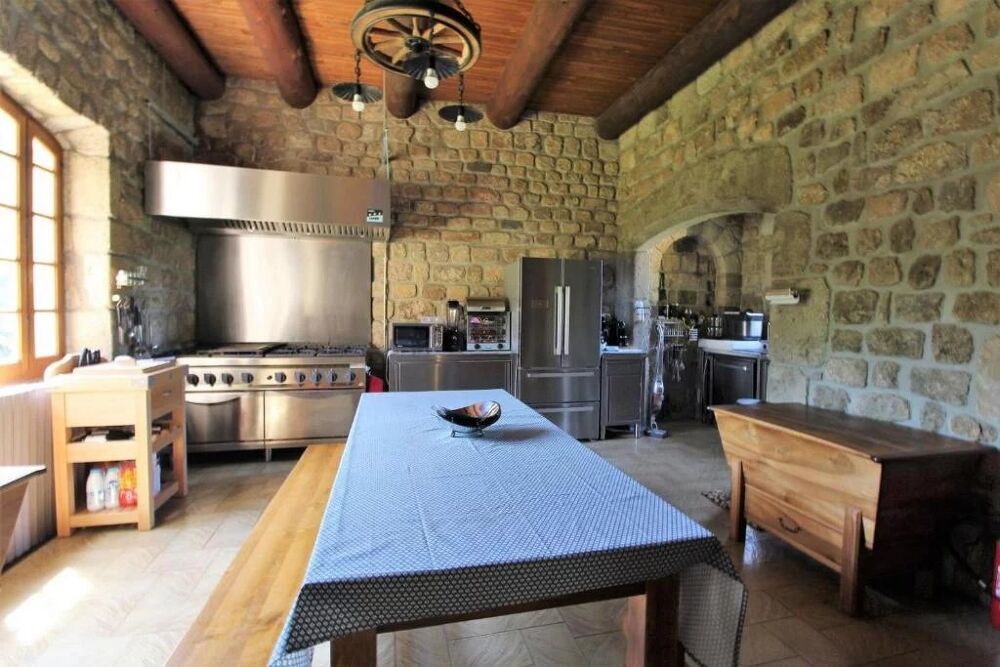 � vendre  Propri�t�/ch�teau Saint-Apollinaire-de-Rias (07240)