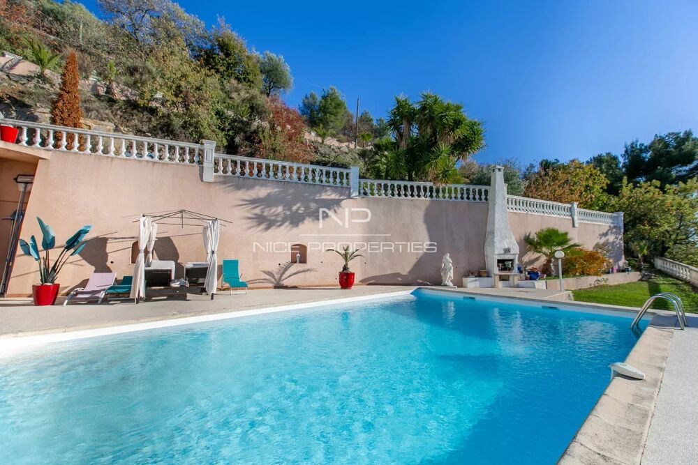 Aspremont, belle maison de 7 pièces 260 m² au calme avec piscine