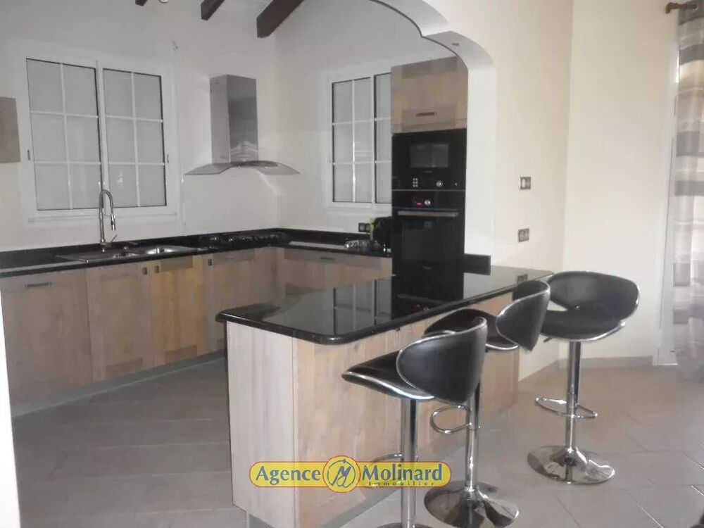 A LOUER 2200 euros Villa * 4 pièces meublée * 97170 PETIT BOURG