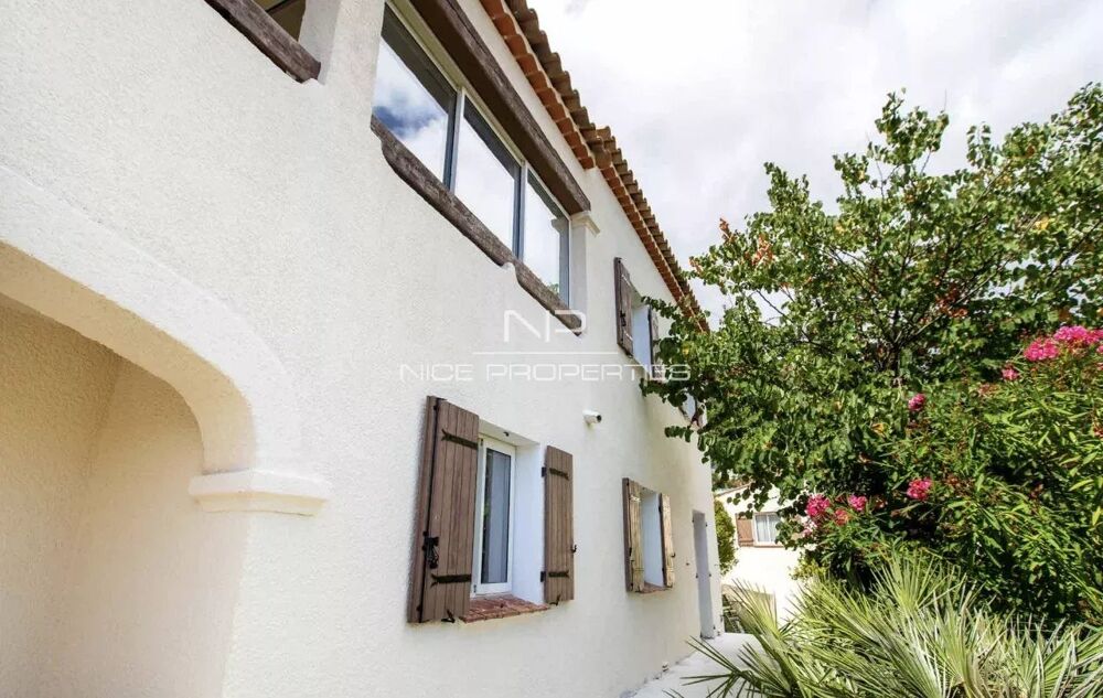 Vente Maison Roquebrune Cap Martin, Villa rénovée avec piscine et vue mer, da Roquebrune-cap-martin