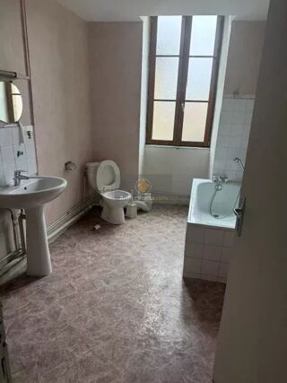  Appartement à louer 4 pièces 122 m²