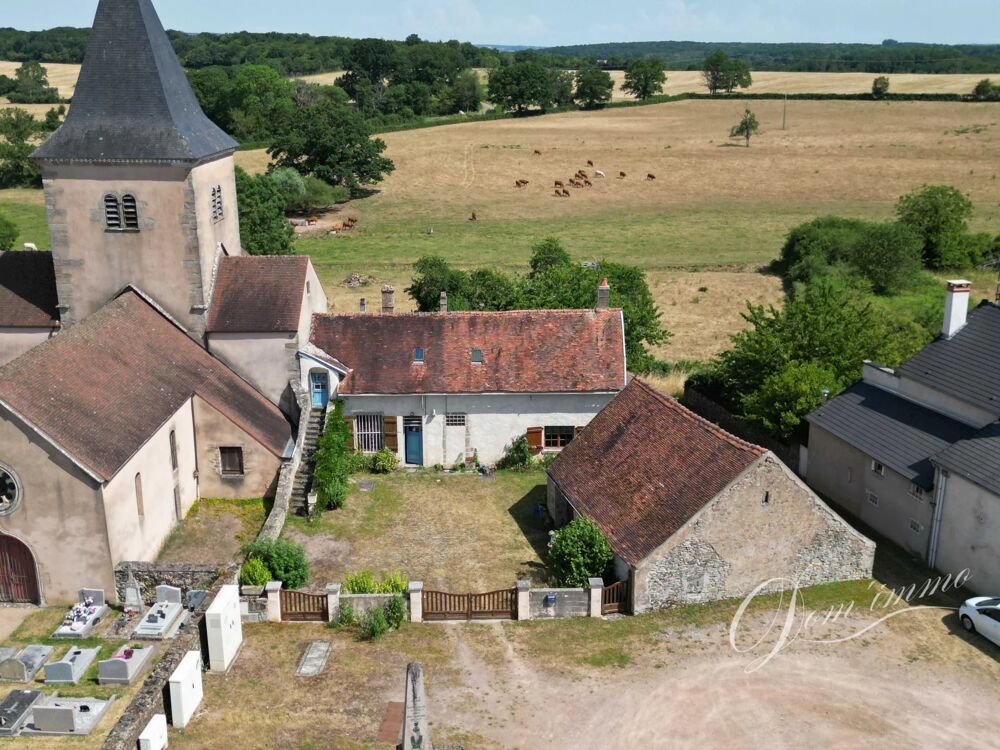 En exclusivité au coeur de l'Auxois: Ancien presbytère