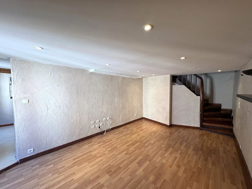 Appartement T3 en triplex  73 m²  Hyper centre de Vizille (382
