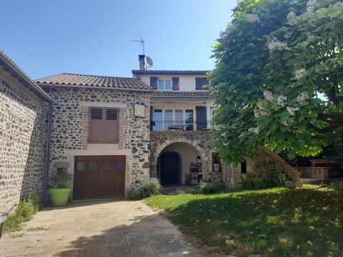   BELLE MAISON EN PIERRES DANS PETIT VILLAGE AGREABLE Maison - 7 pice(s) - 156 m