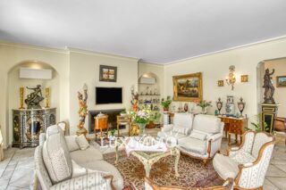  Villa à vendre 8 pièces 300 m²