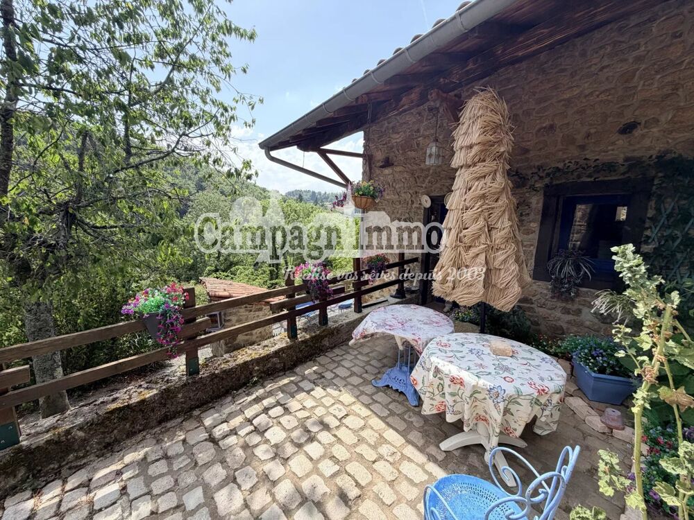Magnifique maison en pierres avec dépendances