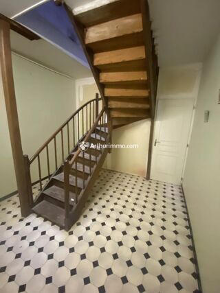  Immeuble à vendre 6 pièces 146 m²