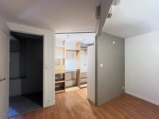  Appartement à louer 4 pièces 116 m²