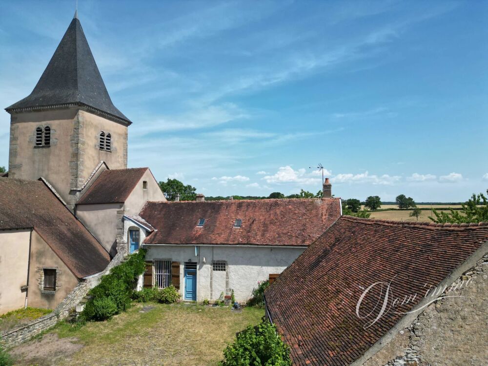 En exclusivité au coeur de l'Auxois: Ancien presbytère