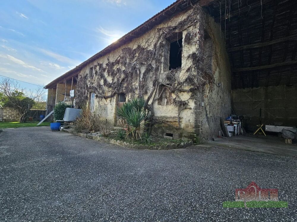 Vente Maison ESTRABLIN, Corps de ferme à rénover  de 149m² avec dépendances d Estrablin