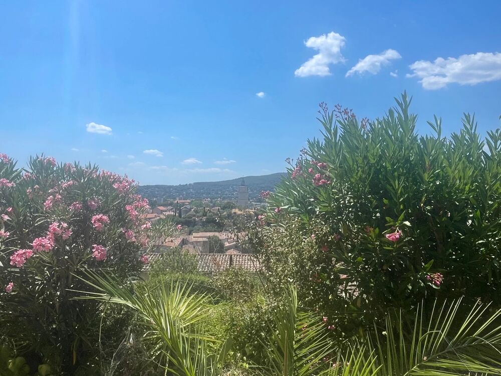 EXCLUSIVITÉ - VILLA AVEC 115,78 M² HABITABLES ET 165,04 M² DE TE