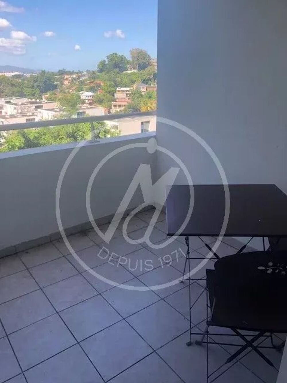Location Appartement STUDIO MEUBLE RESIDENCE DE L'UNIVERSITE Les abymes