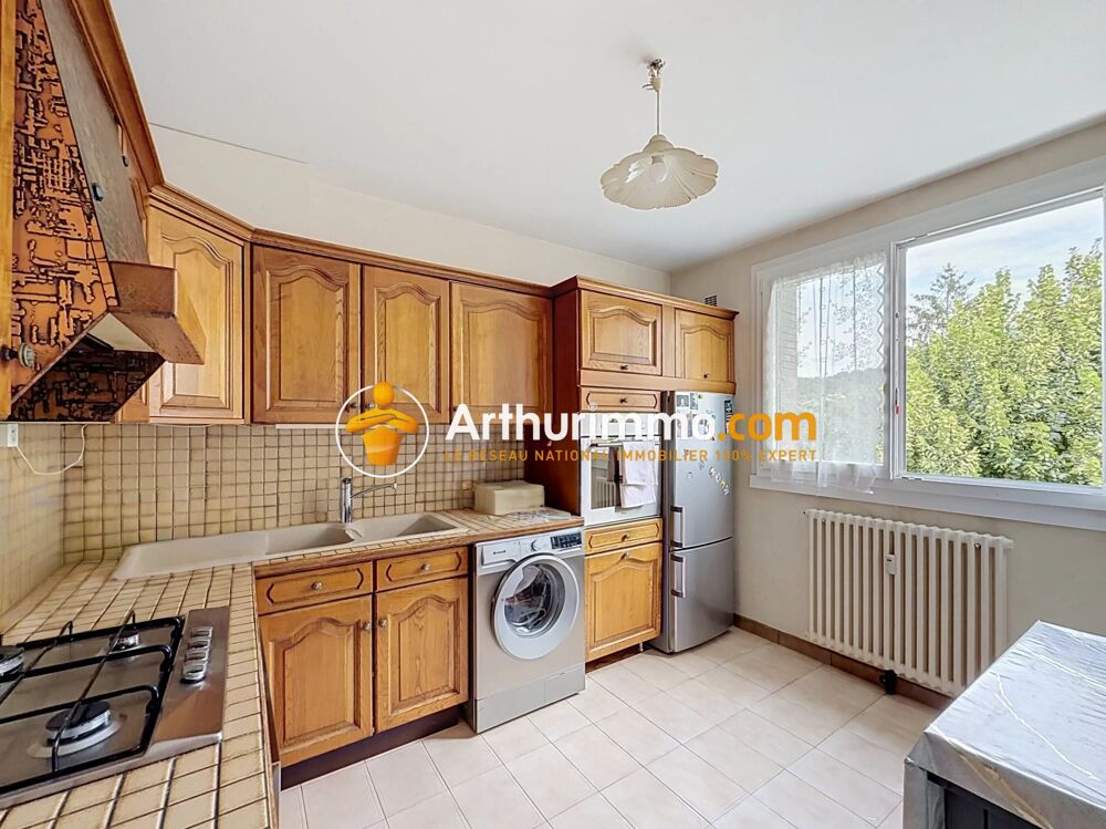 Vente Appartement Appartement T5 lumineux avec balcon et parking sécurisé à Bourgo Bourgoin-jallieu