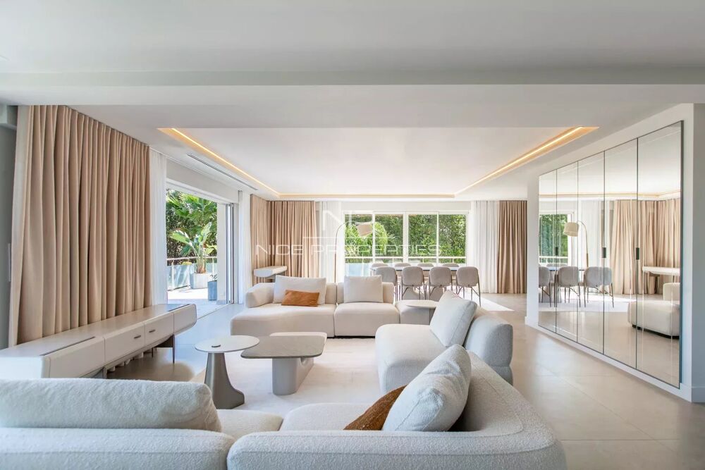 Vente Maison Cap d'Antibes, splendide villa moderne rénovée avec piscine et s Antibes