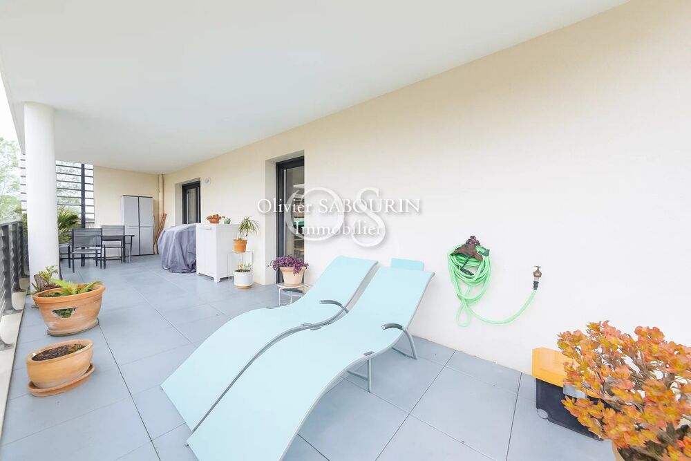 Grand appartement 3 pièces de 79 m², Cave et double garage
