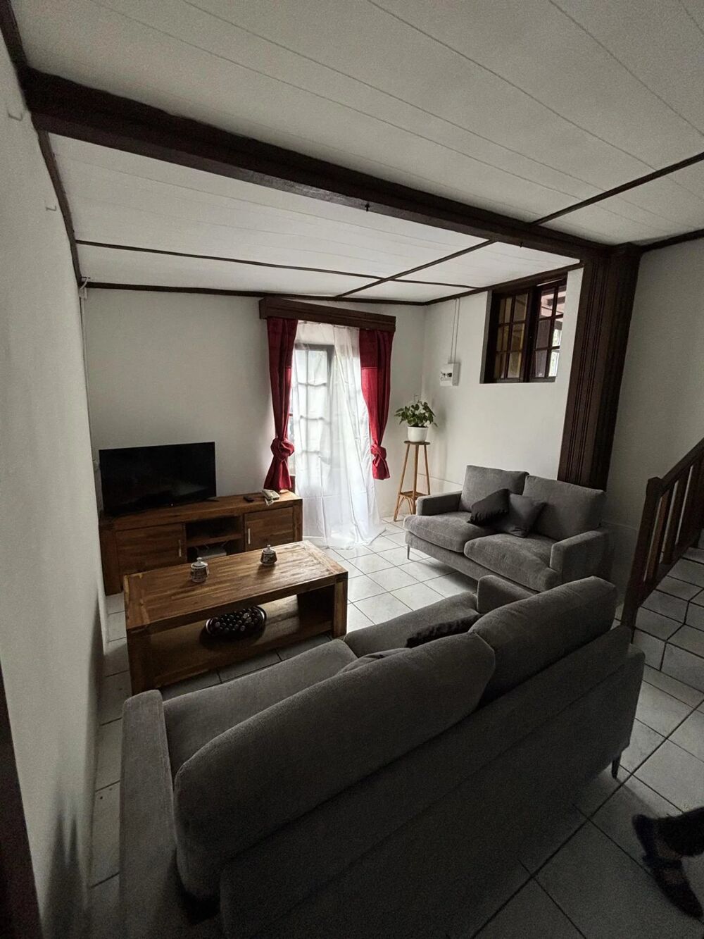 Location Maison Maison meublée - 5/6 pièces - 110 m² Saint-gilles les hauts