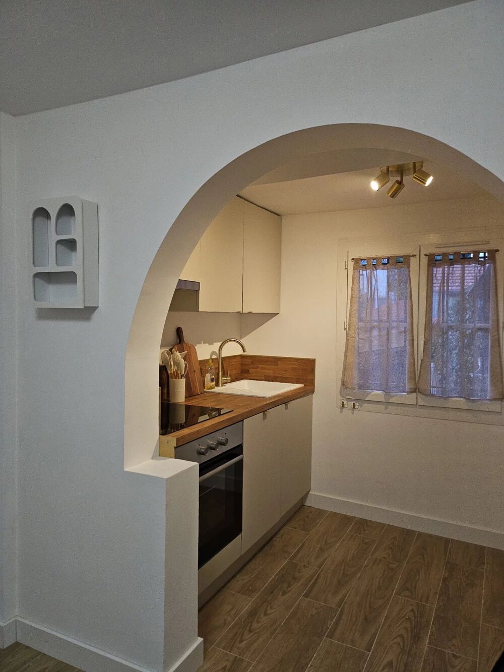 Trois pièces avec cave et terrasse de 10m²
