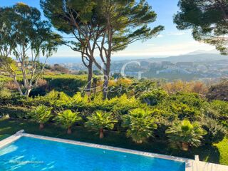  Maison � vendre 8 pi�ces 389 m�