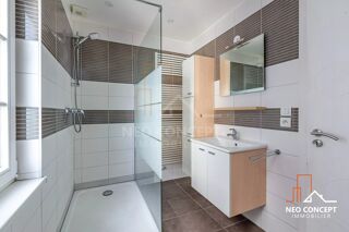  Immeuble à vendre 7 pièces 148 m²