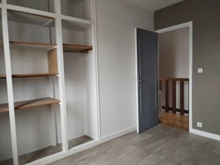  Appartement à louer 4 pièces 91 m²