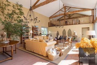  Villa  vendre 13 pices 425 m