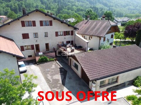   B�tisse avec 4 lots - 270 m� hab. - ORCIER Maison - 12 pi�ce(s) - 270 m�