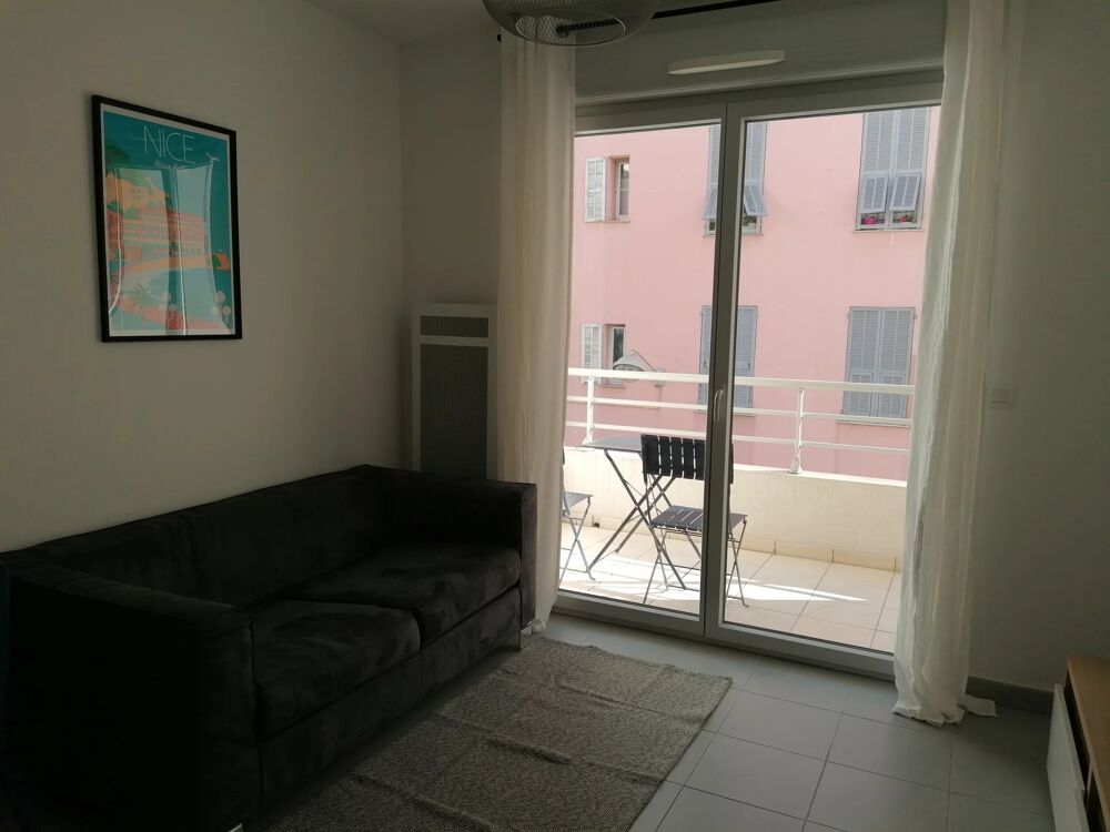 Location Appartement Bas saint roch proche facultés Nice