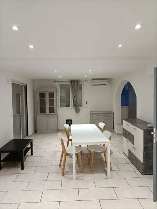 Appartement à louer 4 pièces 75 m²
