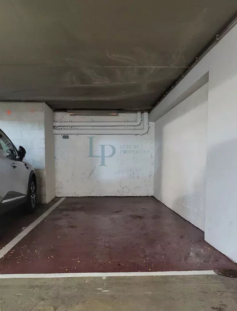 Vente Parking/Garage LOCATION EMPLACEMENT DE PARKING RUE DE BERRI 75008 PARIS Paris 8
