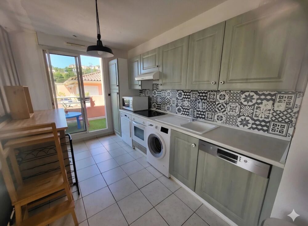 Superbe appartement 4 pièces vue mer à Mandelieu