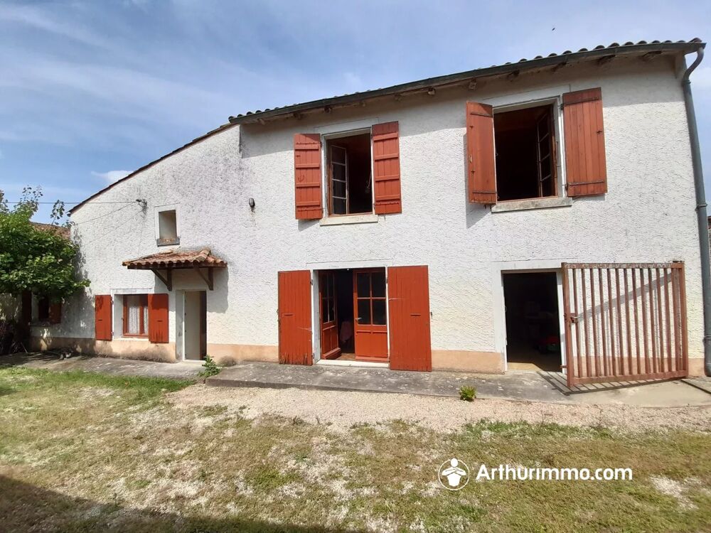 Maison de 128 m² à Dampierre-sur-Boutonne