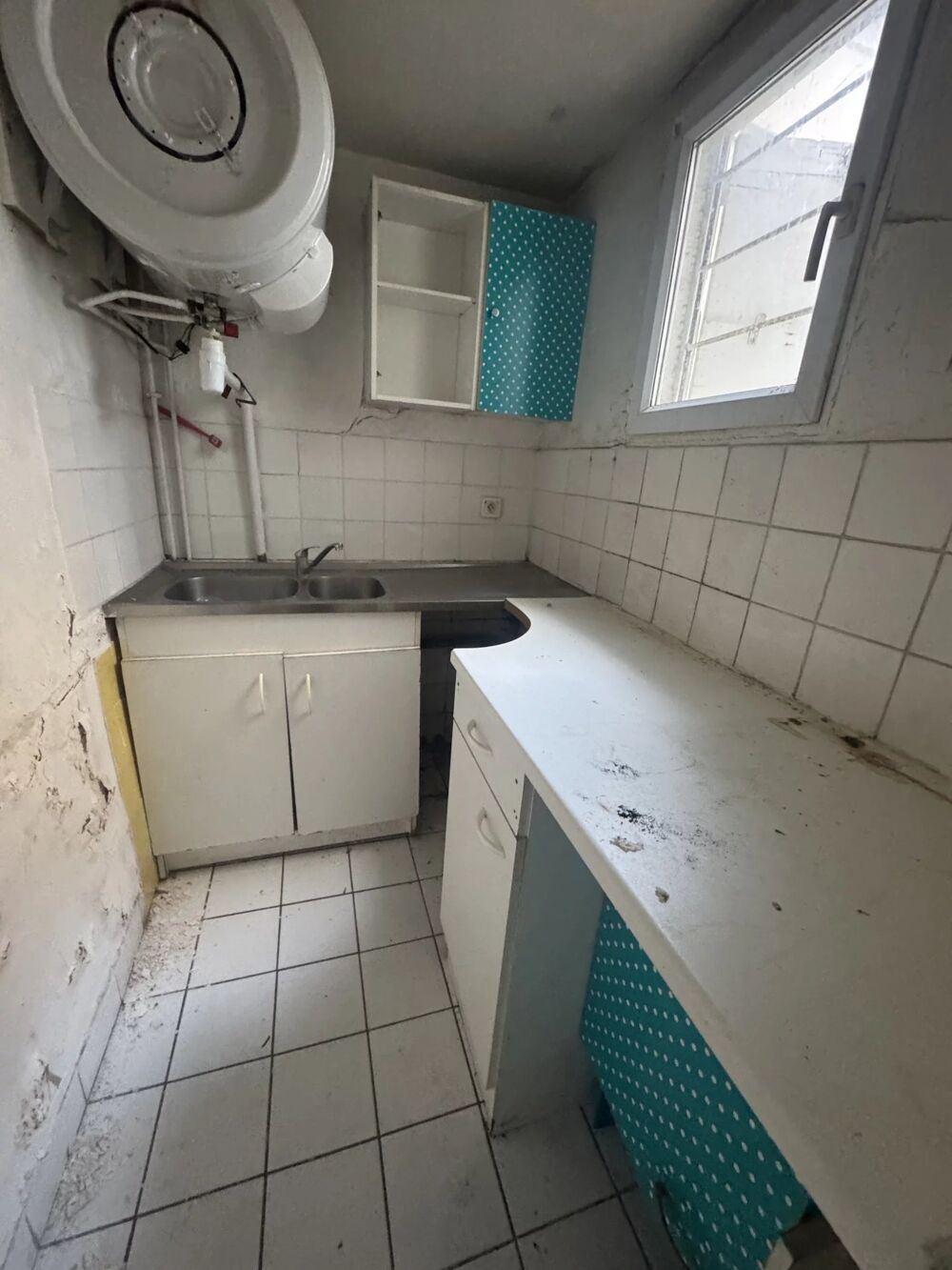 studio à rénover à la frontiere de Paris