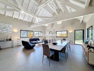  Villa � vendre 5 pi�ces 370 m�