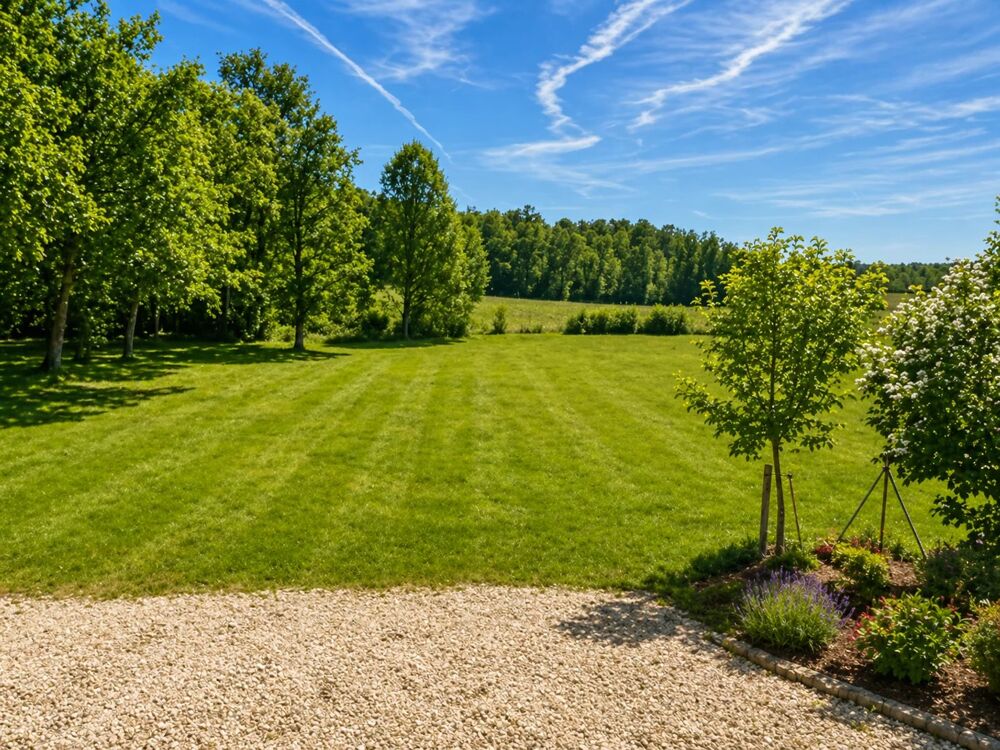 PROPRIÉTÉ À FORT POTENTIEL  PARCELLE DE 4218 m²