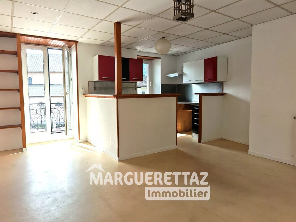 Appartement T4 de 67,7 m² avec balcon  2ème étage  À rafraîchi