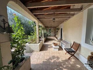  Villa à vendre 15 + pièces 384 m²