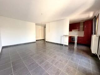  Appartement à louer 4 pièces 76 m²