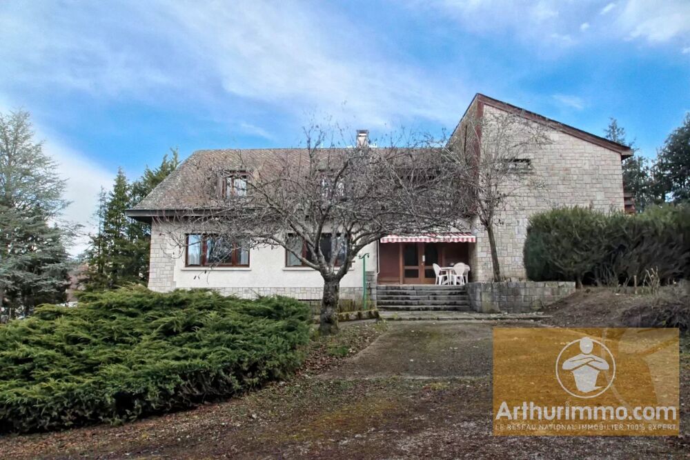 Maison de 272 m² dans un Cadre Verdoyant