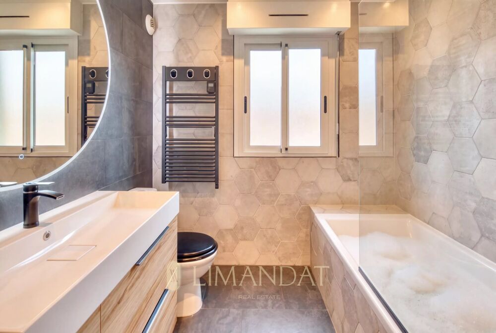 à vendre  Appartement Roquebrune-Cap-Martin (06190)