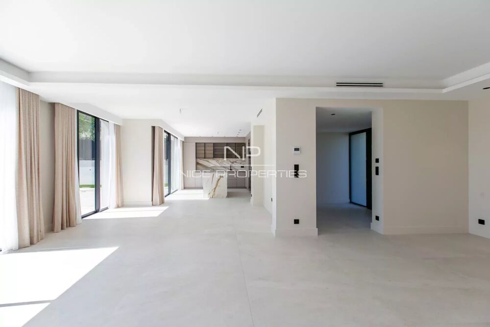 Mouans Sartoux, superbe villa contemporaine rénovée avec piscine