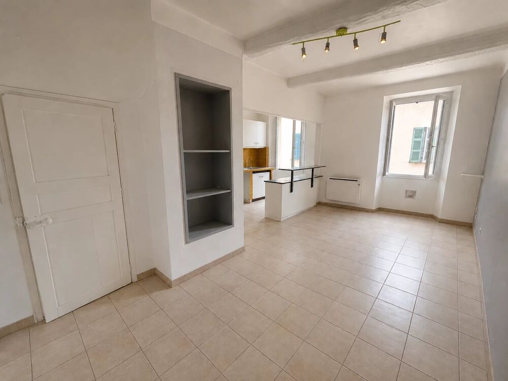 LE MUY  Maison de ville 71 m²  2 chambres + bureau  Garage 27