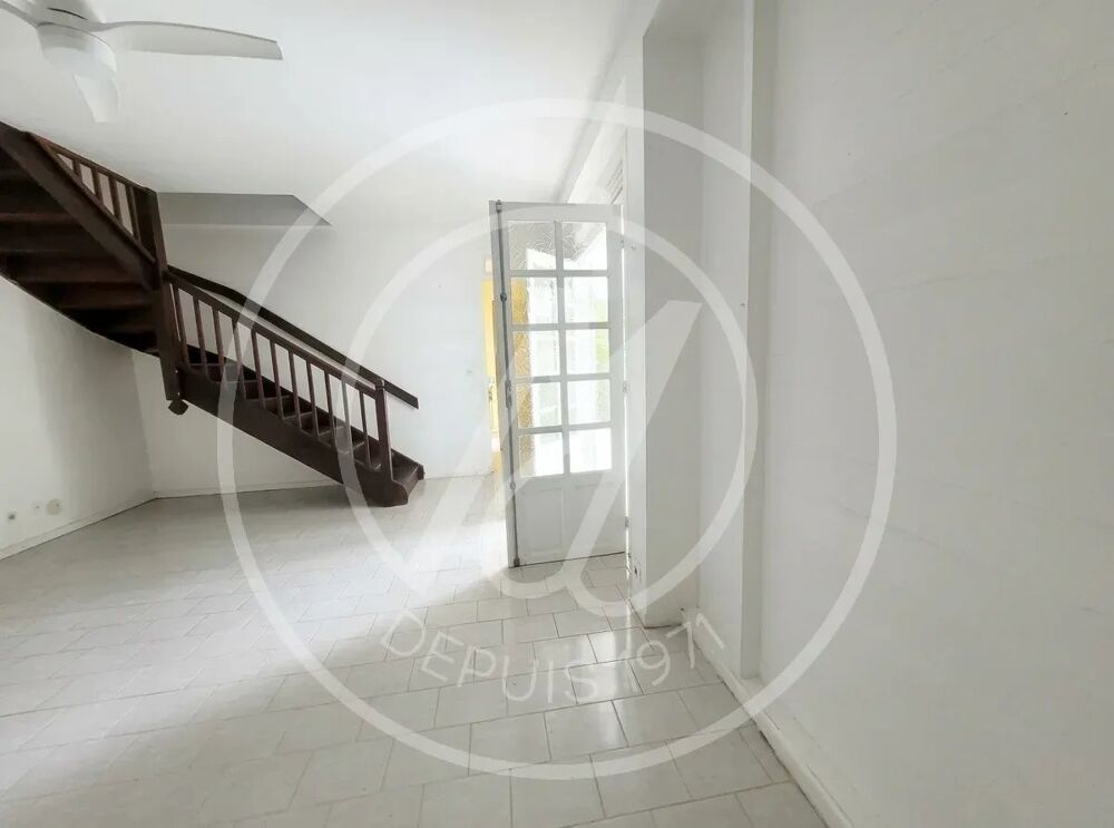 À VENDRE : MAISON T6 À SAINTE-ANNE - 360 000 euros
