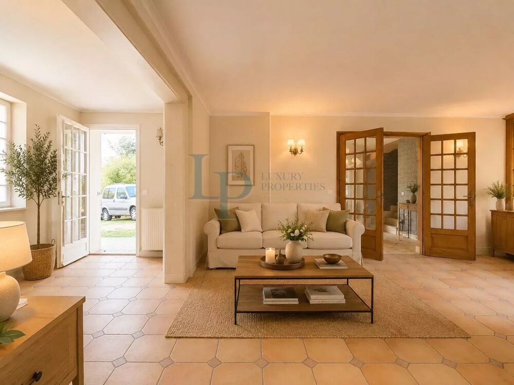 FONTENAY-LE-FLEURY (78)  MAISON FAMILIALE DE 200 M² À RÉINVENTE