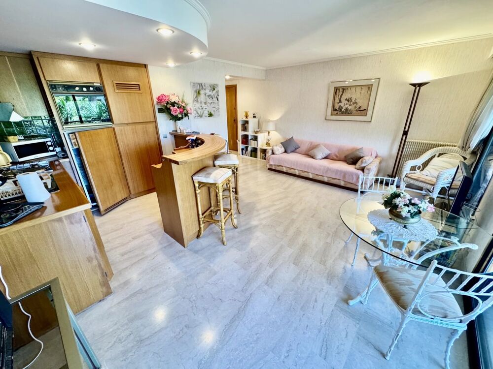 Cannes Vente 2 pièces proche Rue d'Antibes