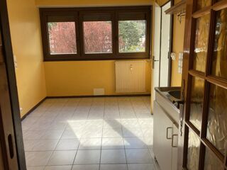  Appartement à louer 5 pièces 97 m²