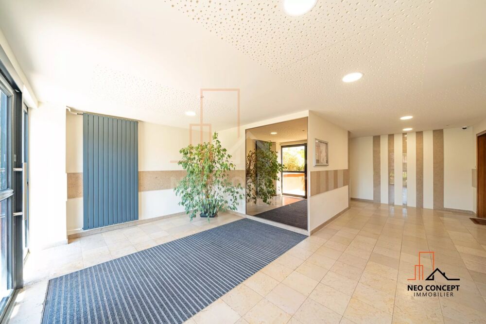 * STRASBOURG - Très grand F2 unique de par sa vue, surplombant l
