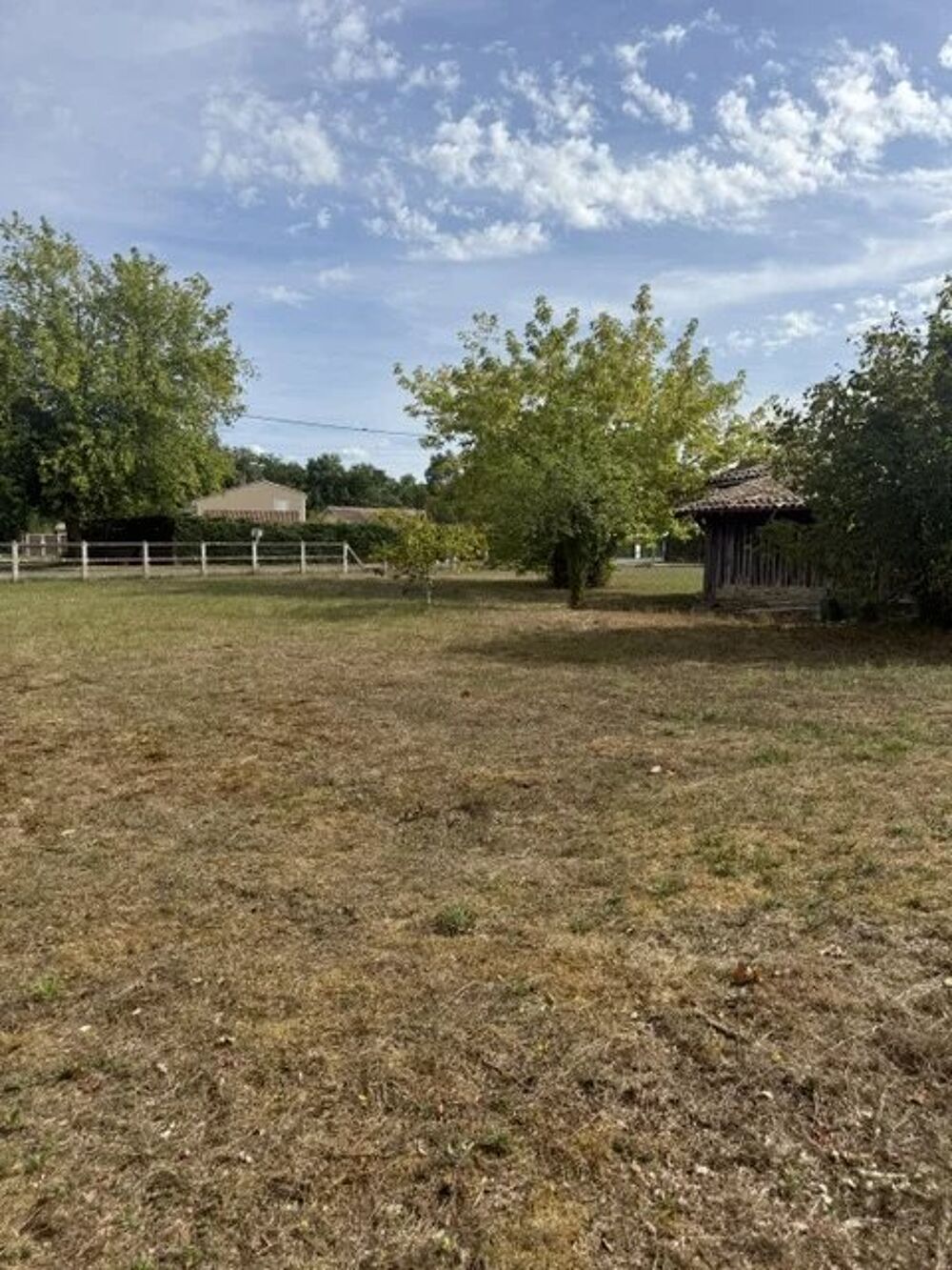 Vente Terrain TERRAIN DE 670 M² Salles