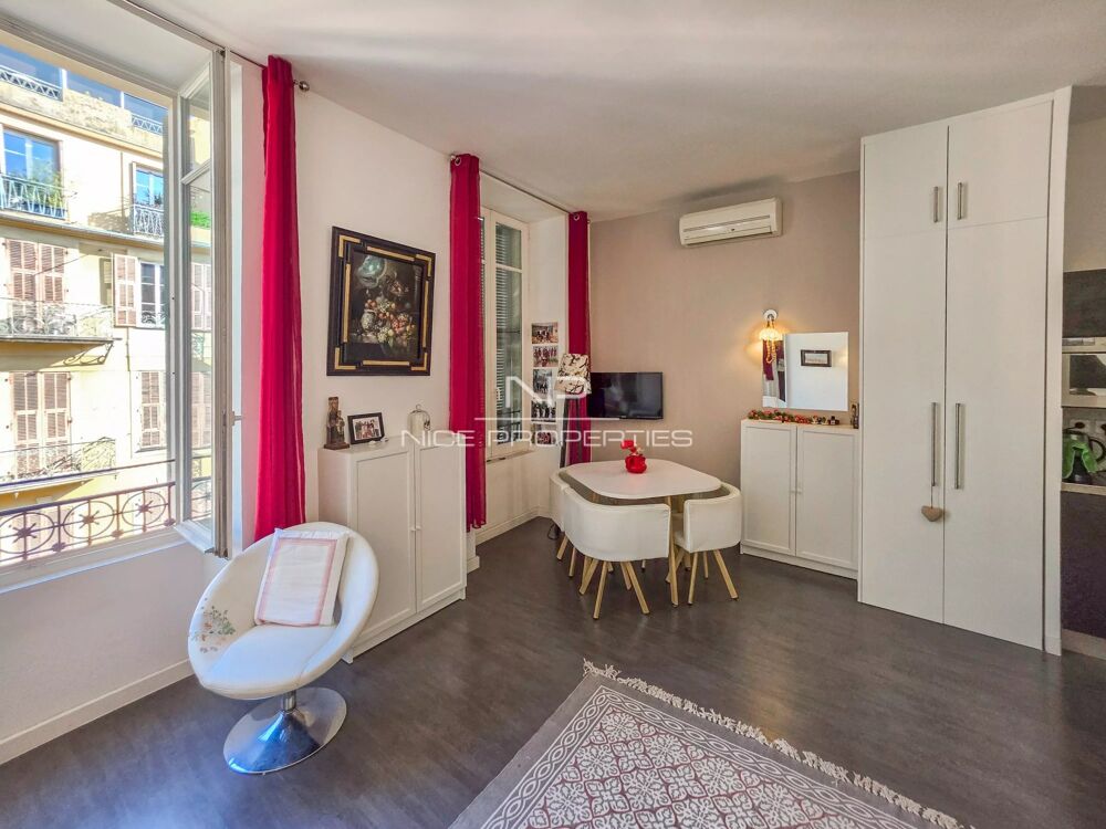 Vente Appartement Studio en excellent état à 2 pas de la Place Masséna et à 5 minu Nice