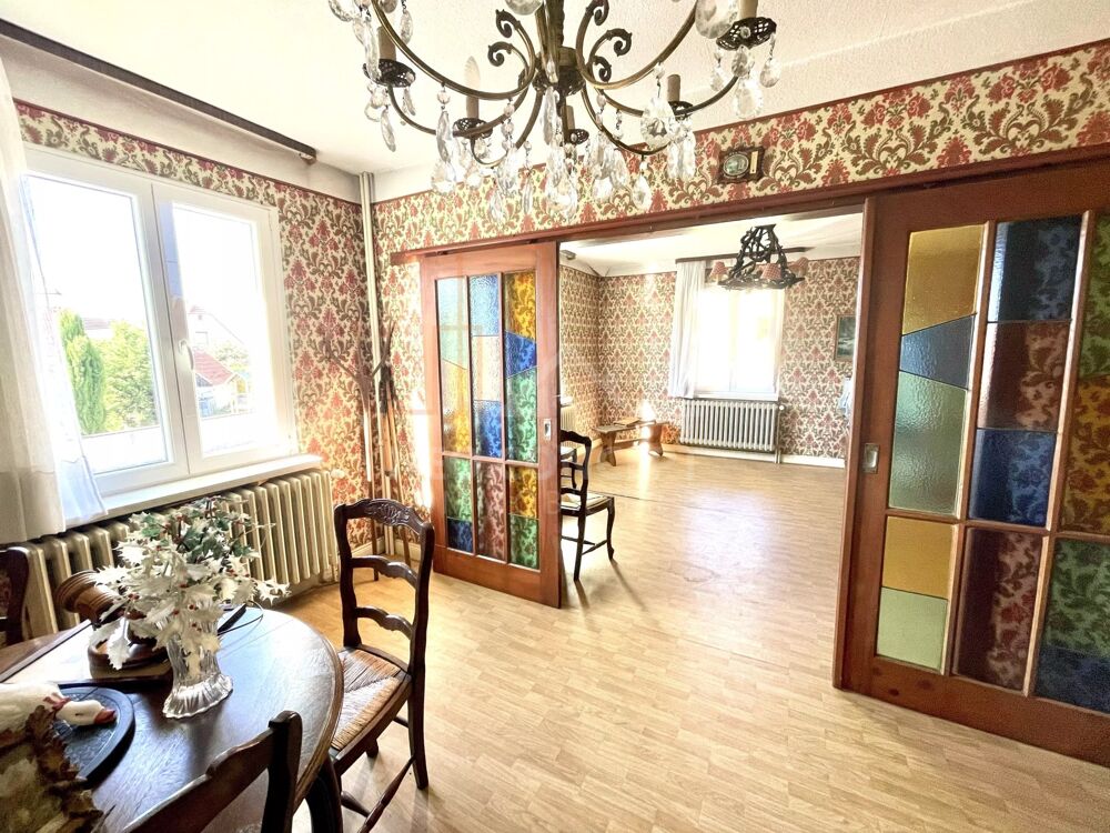 Maison de 224,43 m² habitables sur 6 ares et 35 centiares à SURB