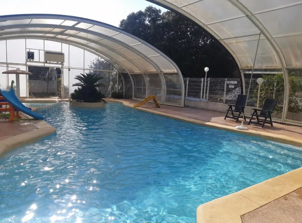 Deux pièces avec parking et piscine